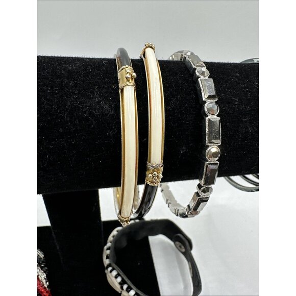 Mixed Lot 14 Bracelets Wood Faux Pearl Shell Plastic Leather Gold Silver Tone - Picture 4 of 16